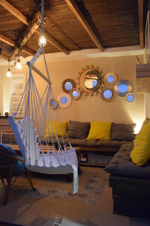 Le Petit Patio Bed & Breakfast Aigues-Mortes Bagian luar foto