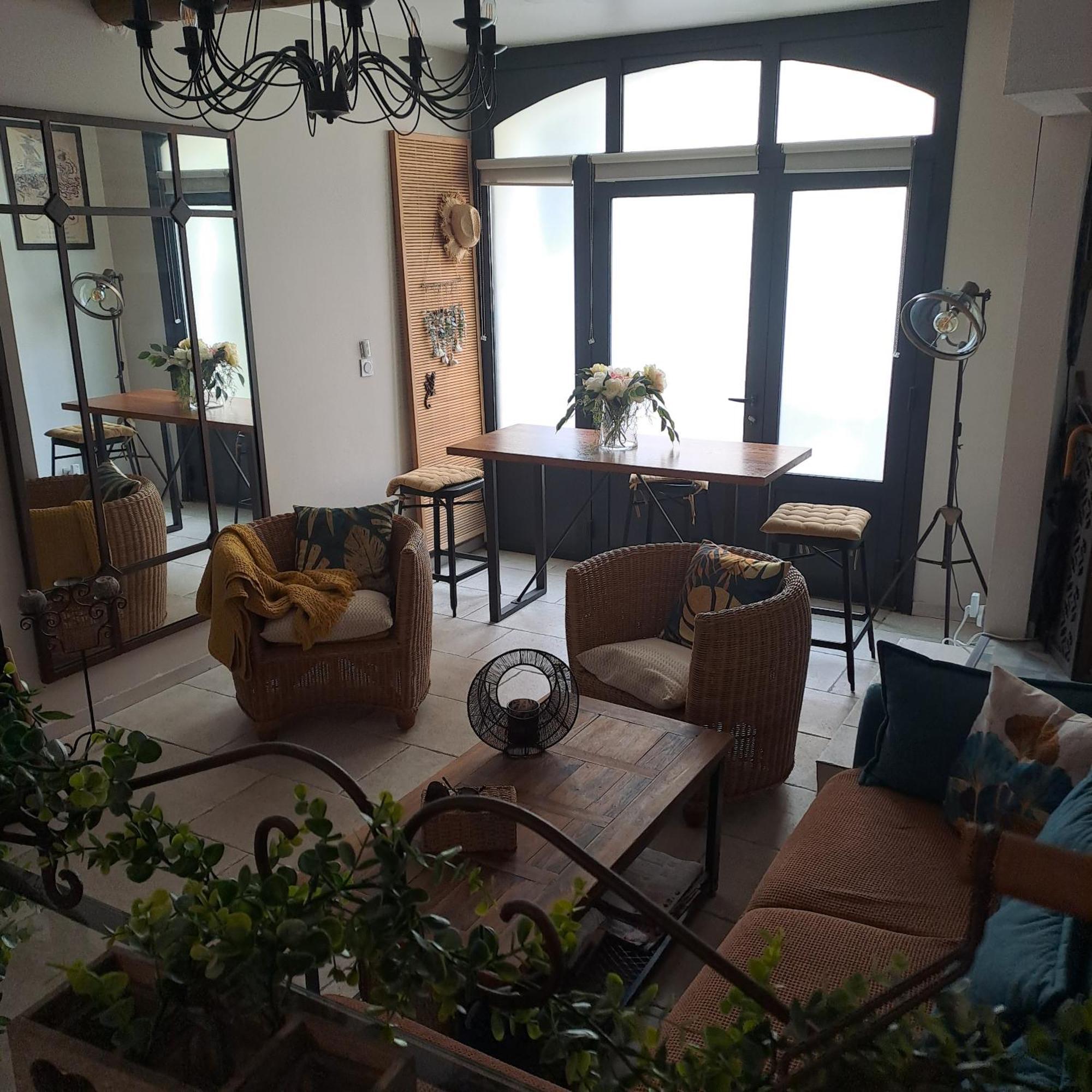 Le Petit Patio Bed & Breakfast Aigues-Mortes Bagian luar foto