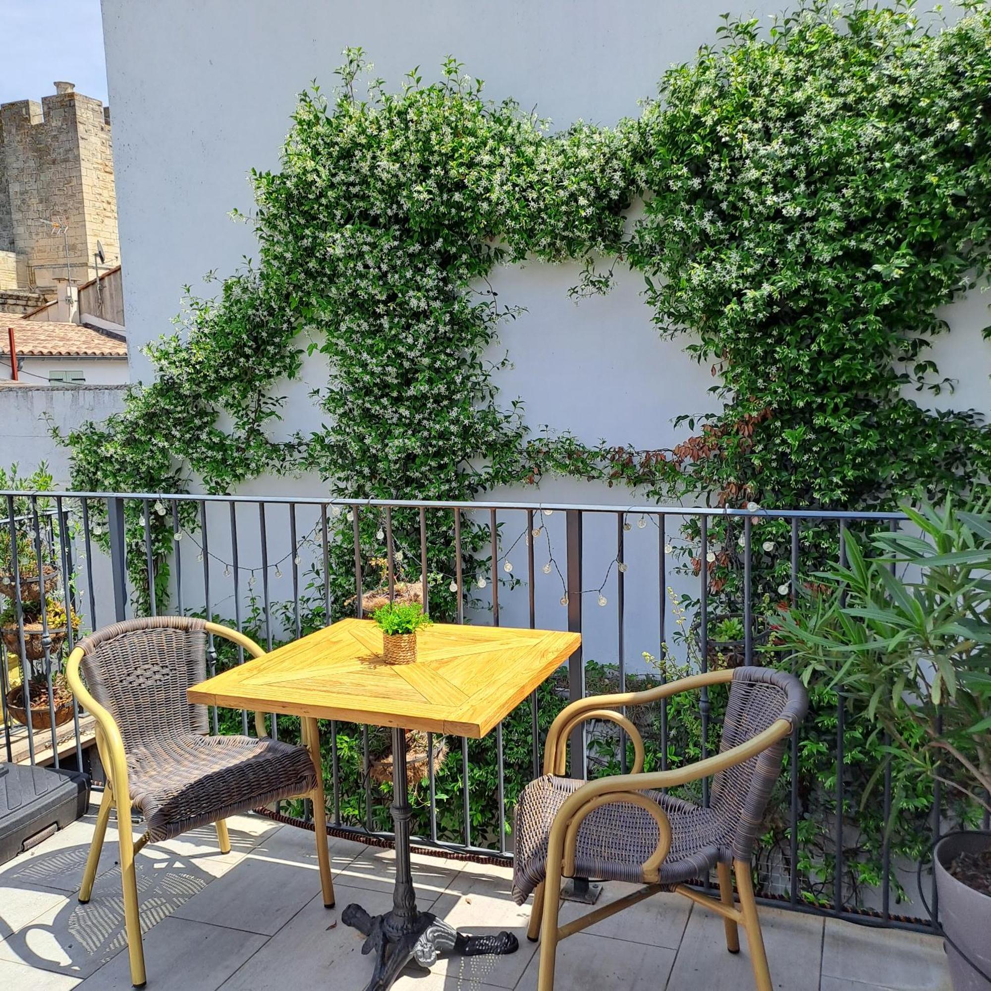 Le Petit Patio Bed & Breakfast Aigues-Mortes Bagian luar foto